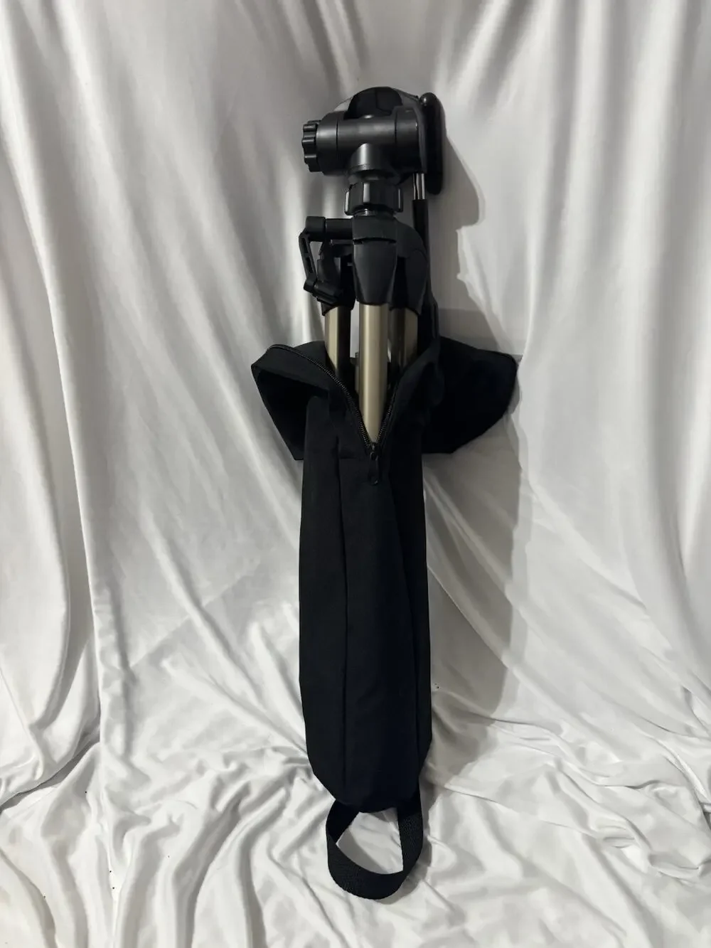 Dynex DX-TRP60 Tripod